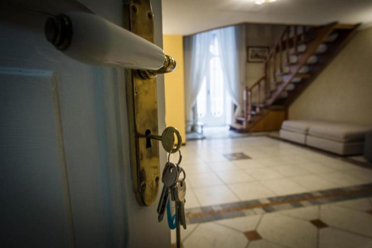 Hotel Around Toledo Neapol Zewnętrze zdjęcie