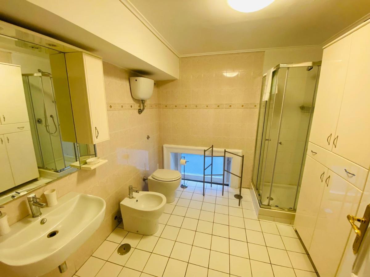 Hotel Around Toledo Neapol Zewnętrze zdjęcie